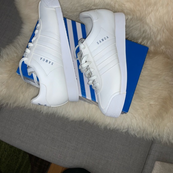 All white Adidas Samoa shoes - Picture 2 of 8